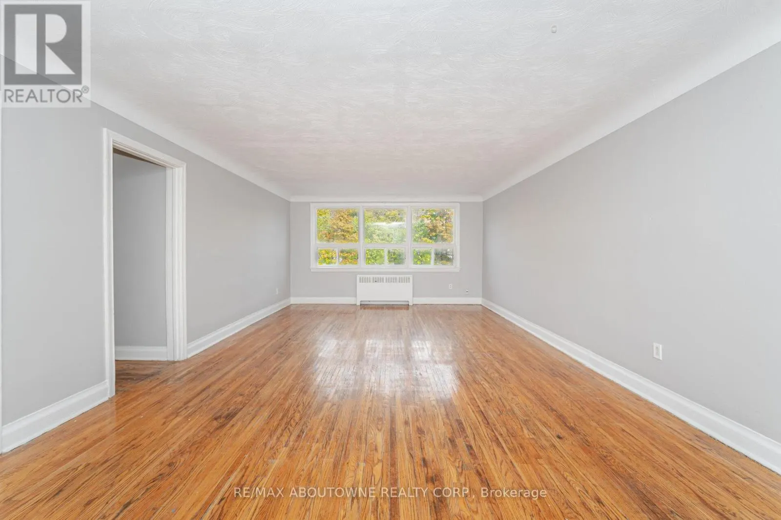 3 - 1031 CHURCHILL AVENUE E