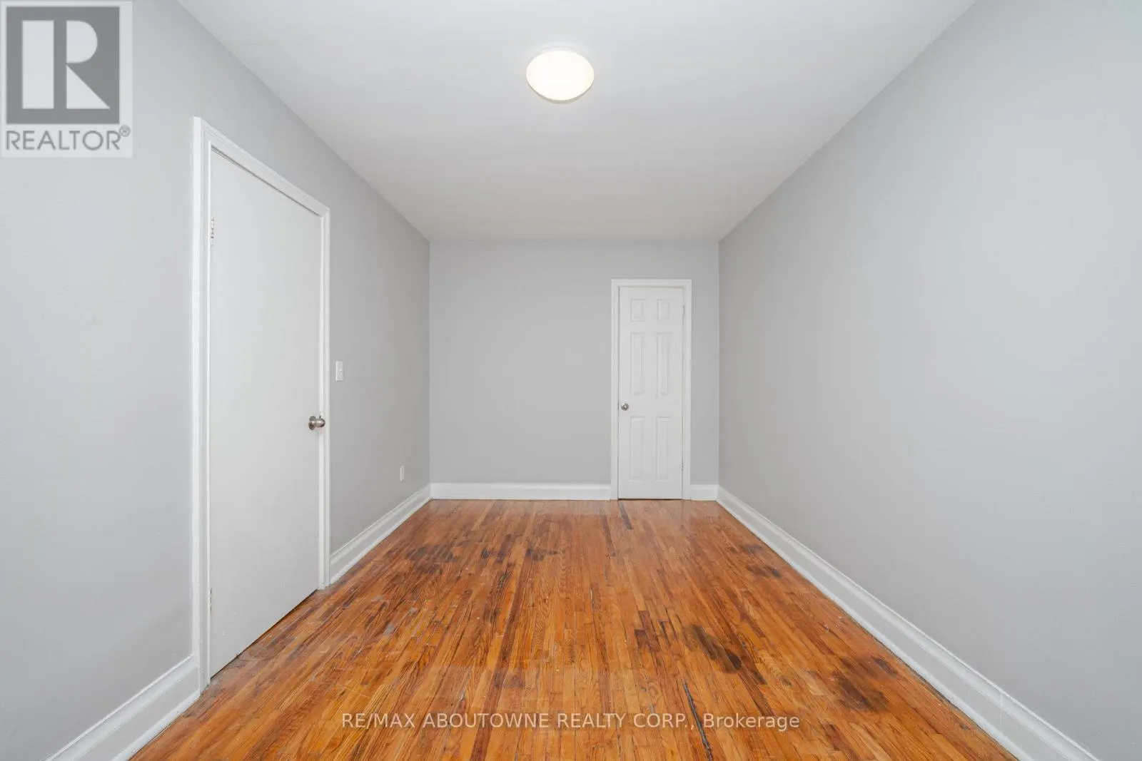 3 - 1031 CHURCHILL AVENUE E