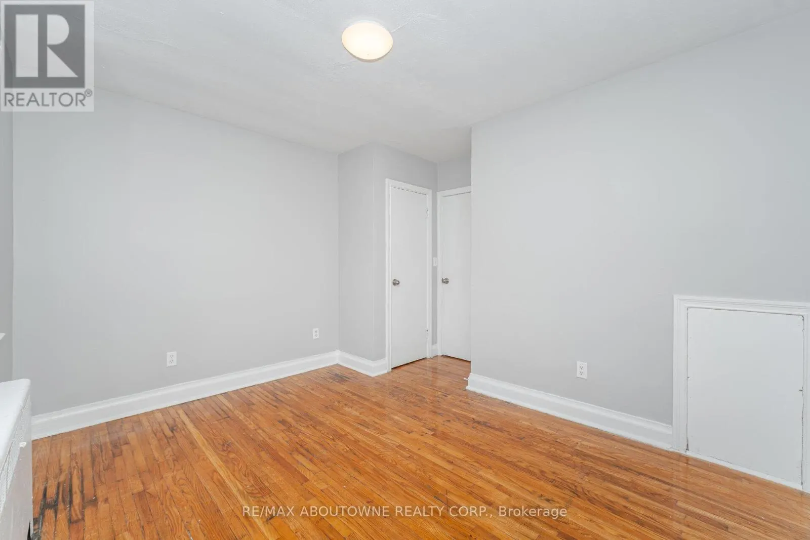 3 - 1031 CHURCHILL AVENUE E