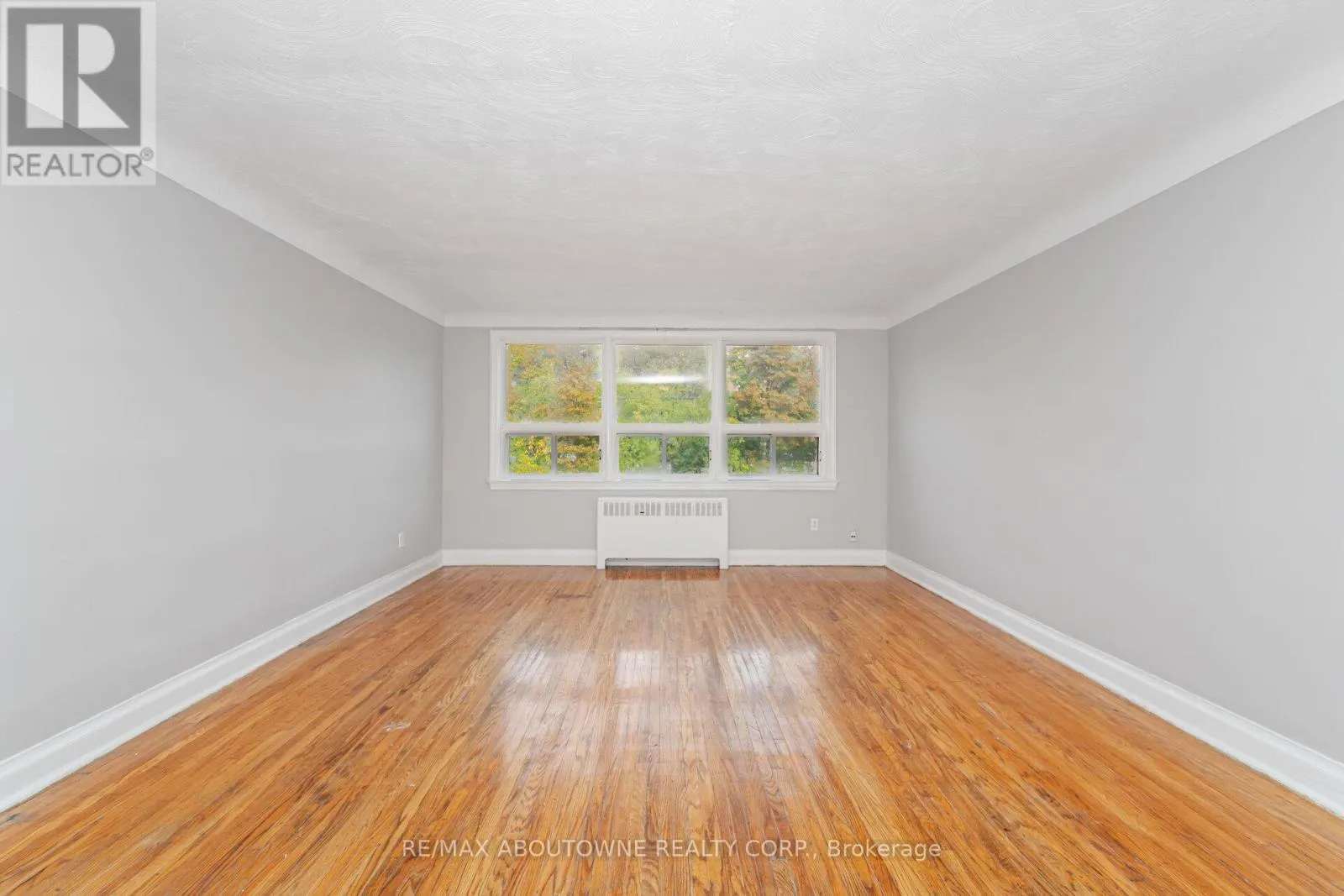 3 - 1031 CHURCHILL AVENUE E