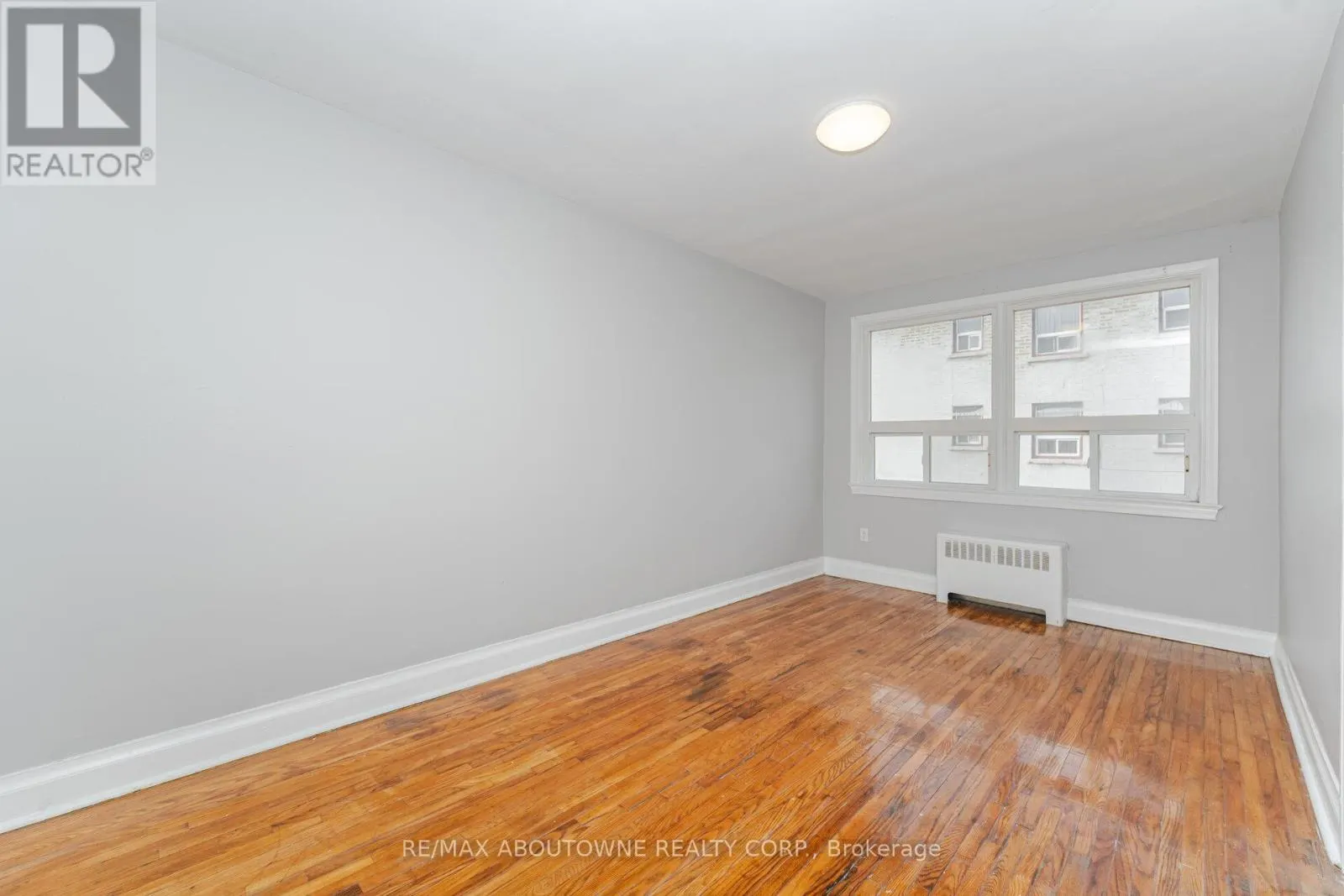 3 - 1031 CHURCHILL AVENUE E