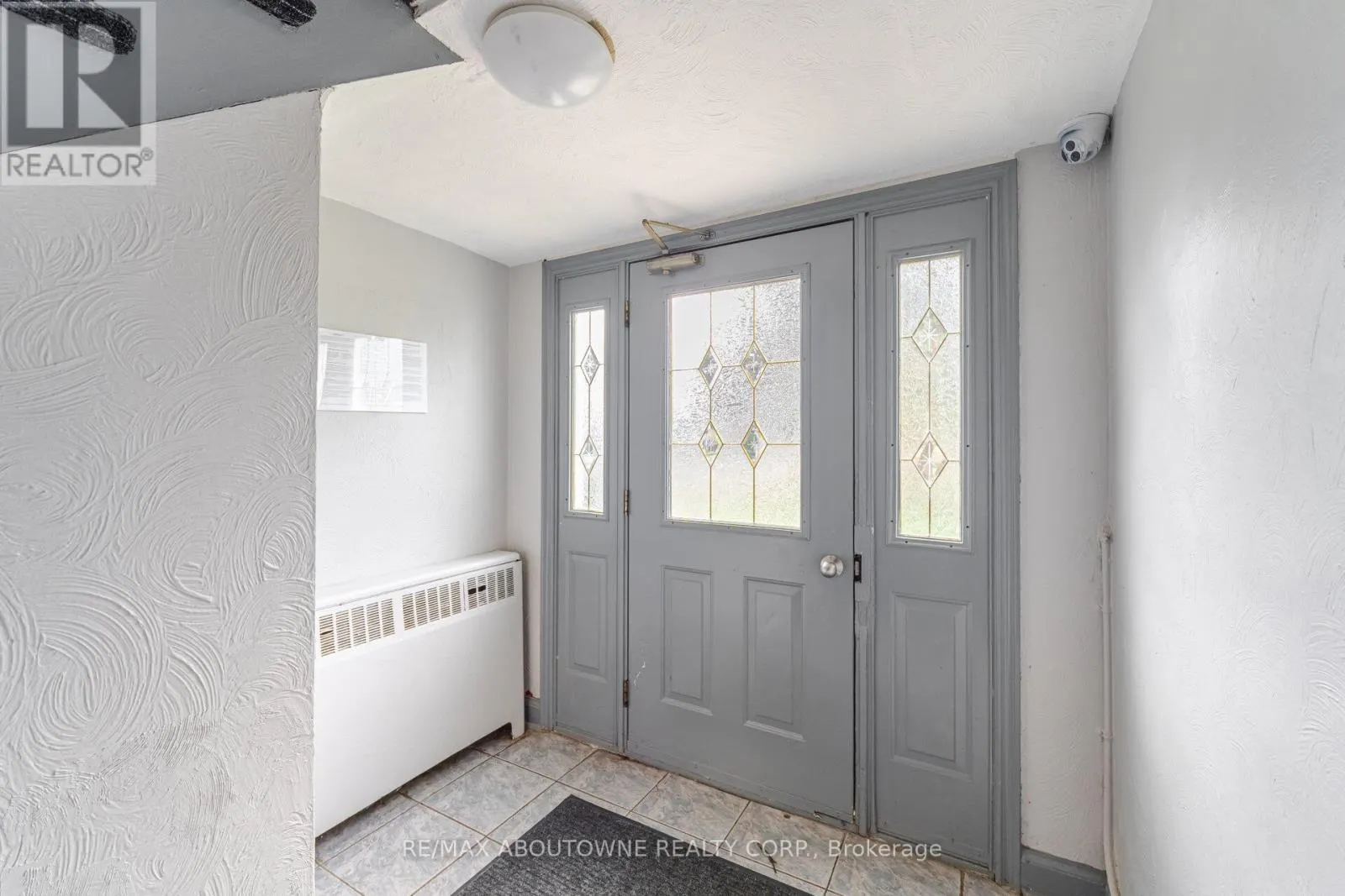 3 - 1031 CHURCHILL AVENUE E