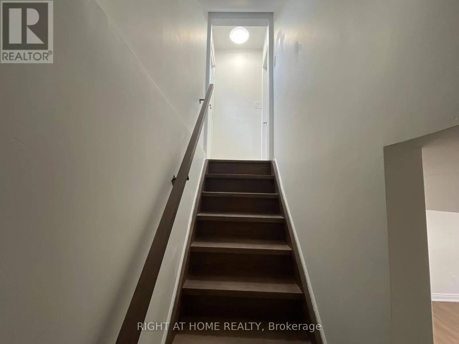 LOWER UNIT - 139 RIVERVIEW STREET