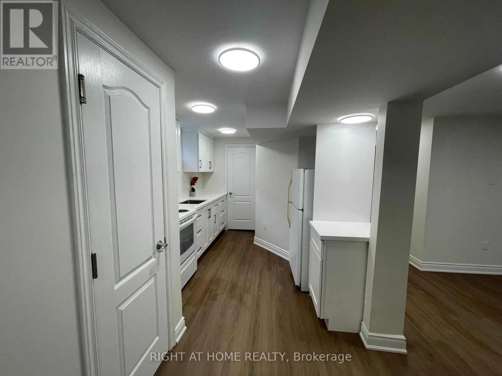 LOWER UNIT - 139 RIVERVIEW STREET