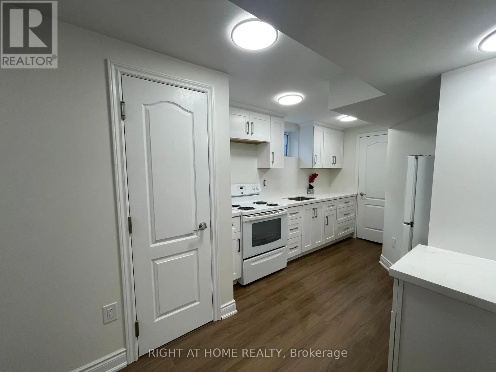LOWER UNIT - 139 RIVERVIEW STREET