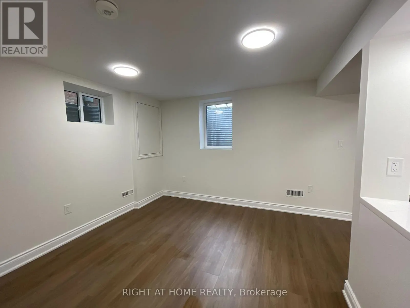 LOWER UNIT - 139 RIVERVIEW STREET