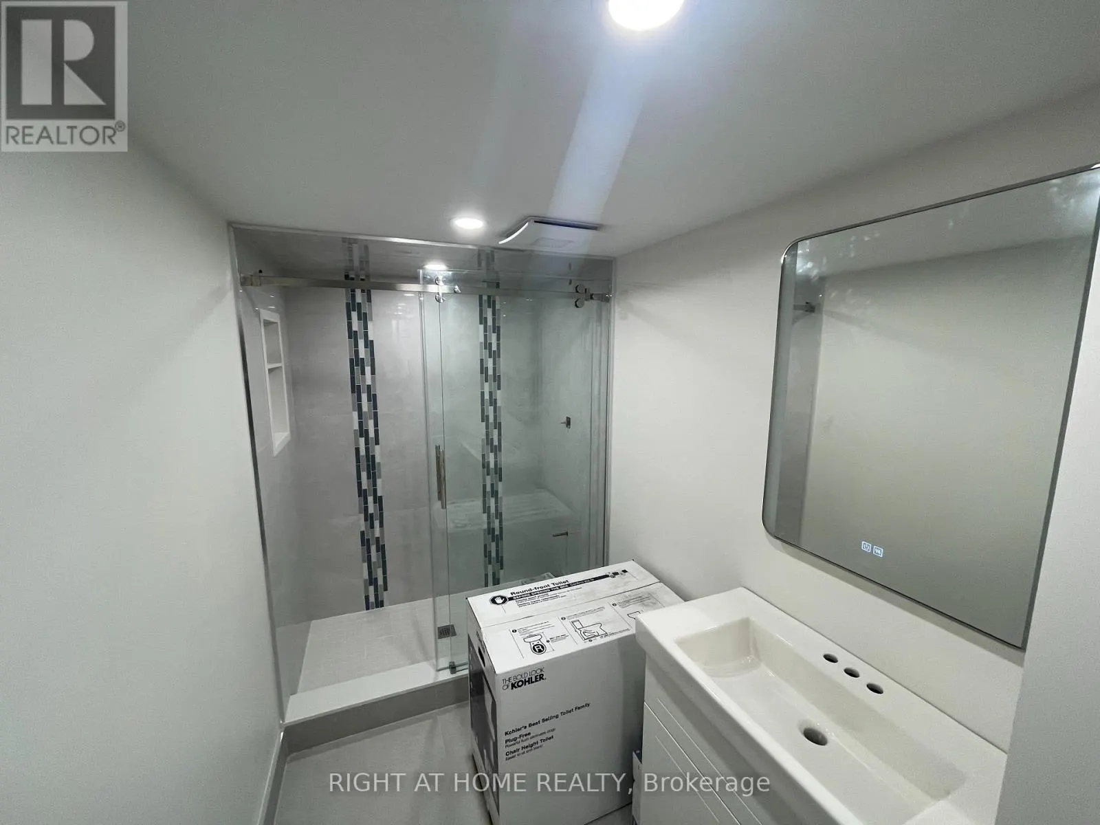 LOWER UNIT - 139 RIVERVIEW STREET