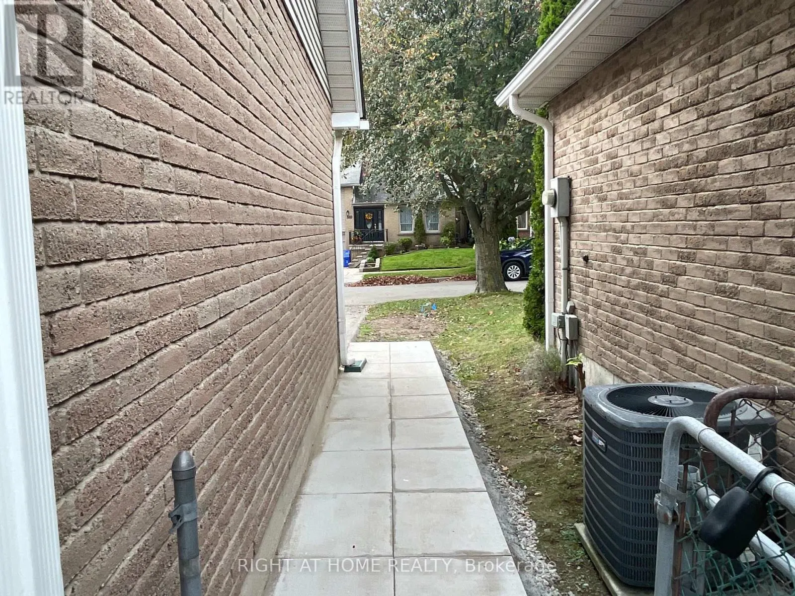 LOWER UNIT - 139 RIVERVIEW STREET