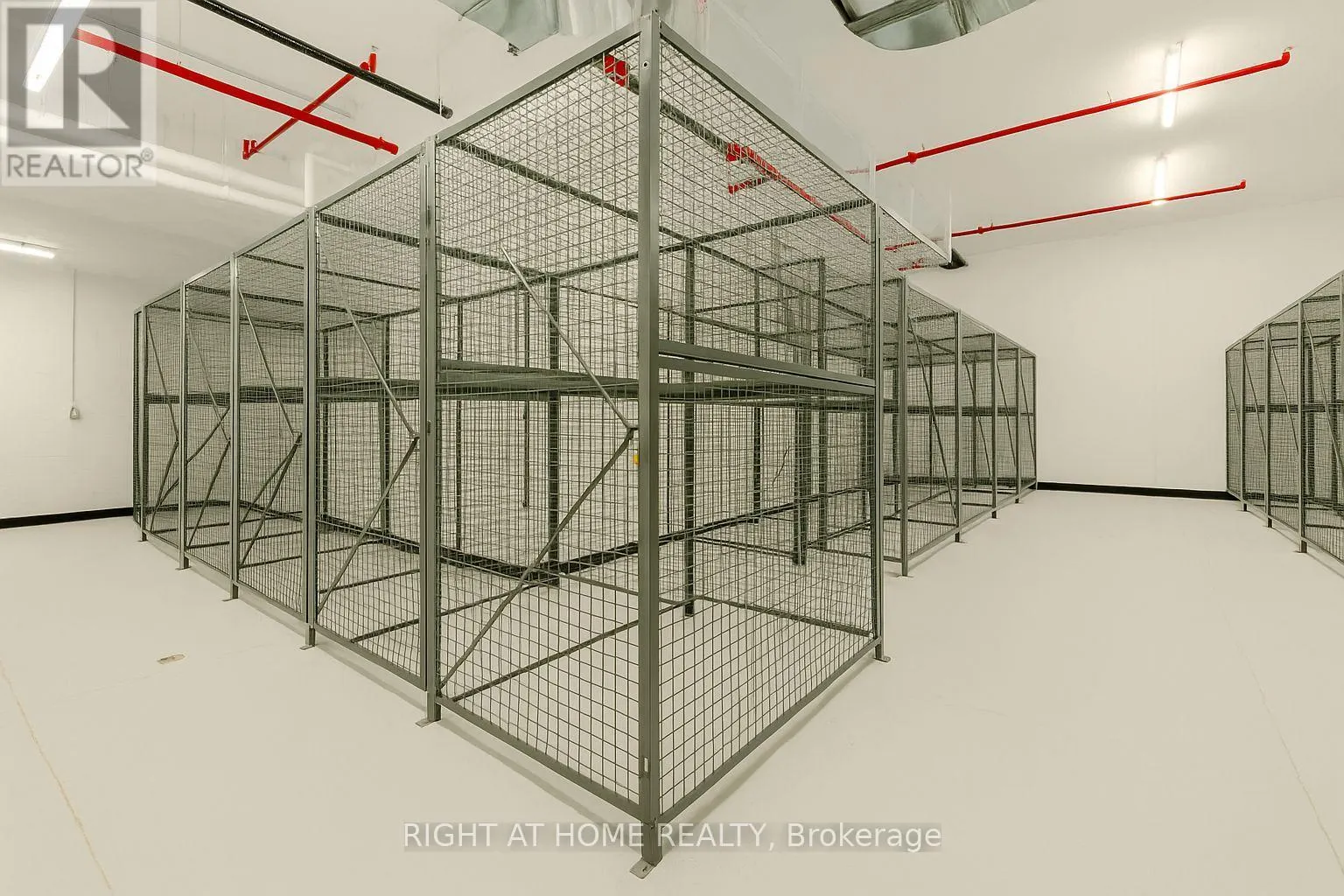 215 - 720 WHITLOCK AVENUE