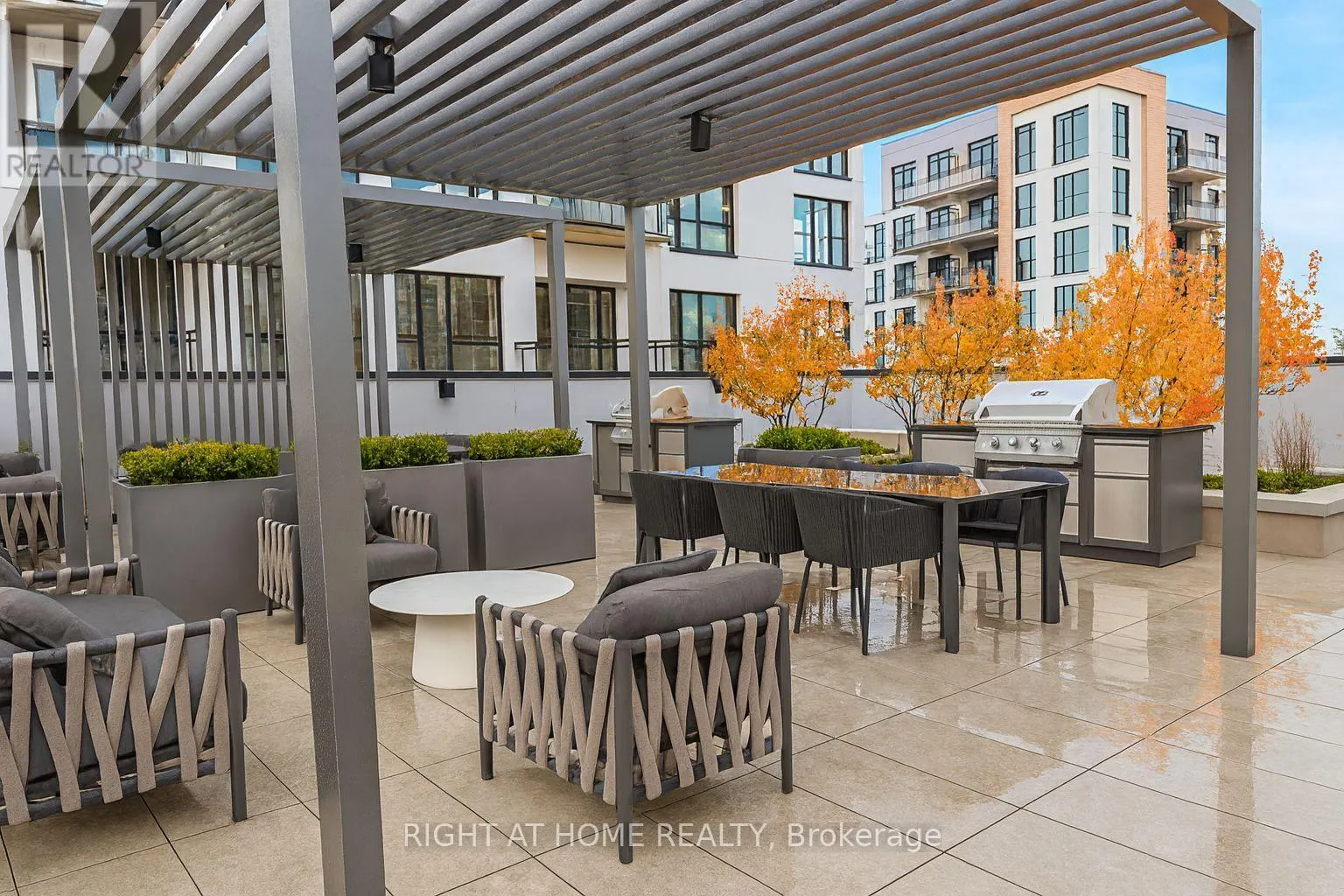 215 - 720 WHITLOCK AVENUE