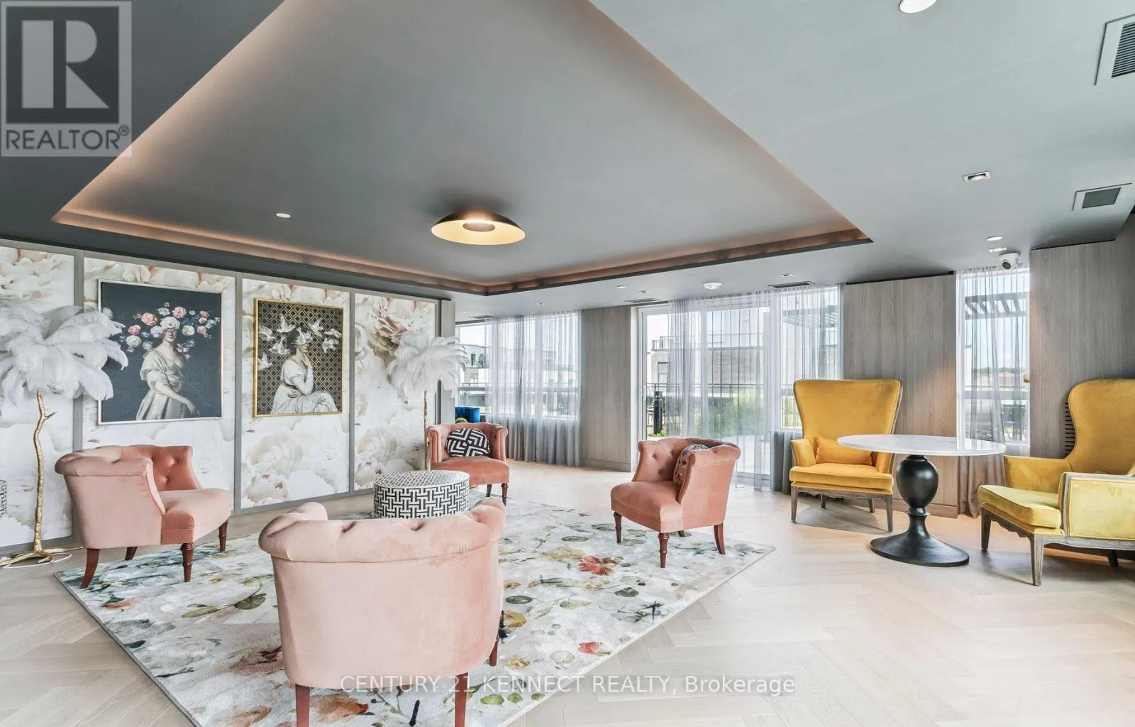 628 - 395 DUNDAS STREET W