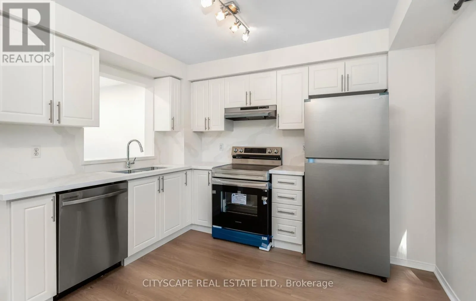 65 - 2300 BRAYS LANE N