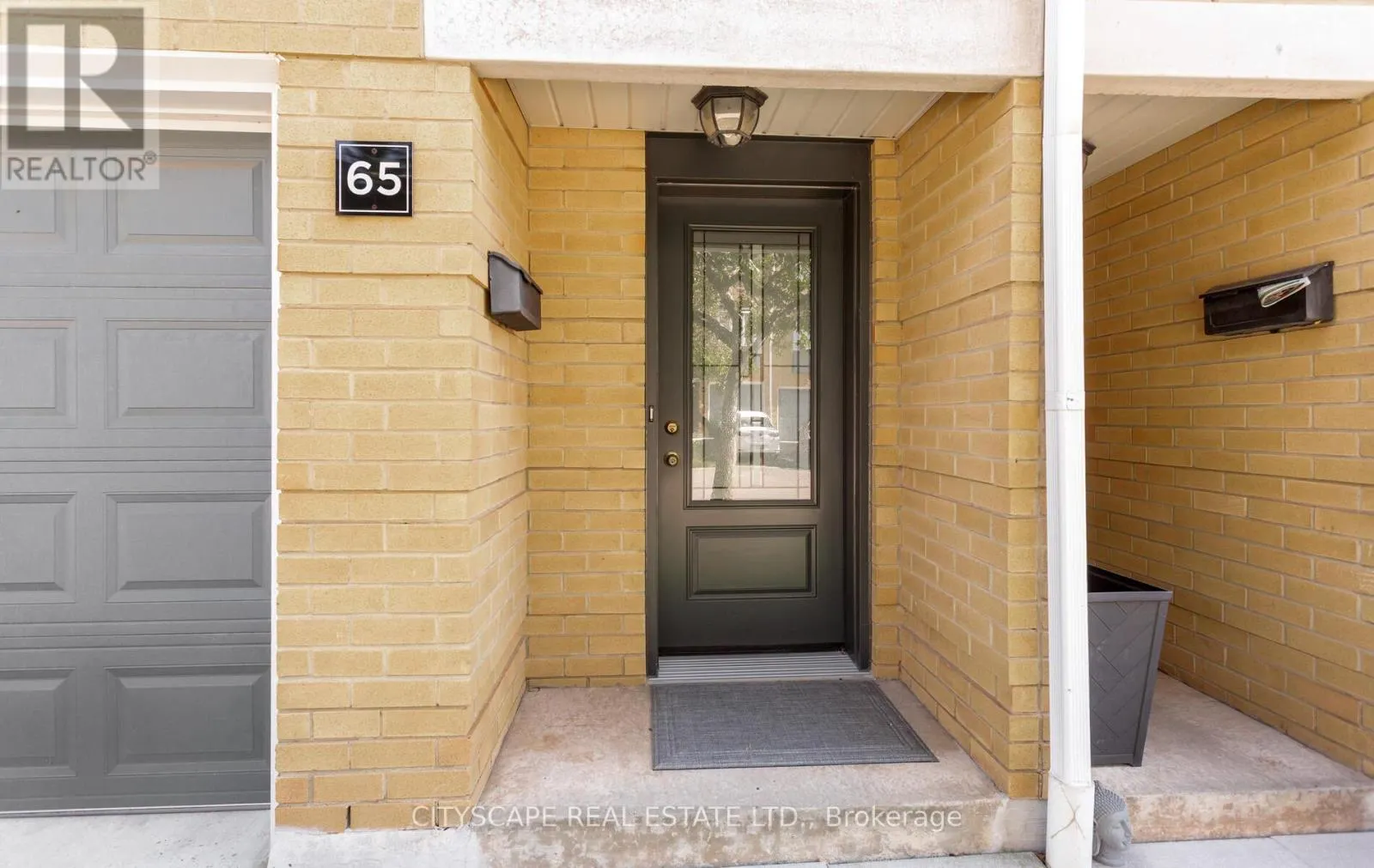 65 - 2300 BRAYS LANE N