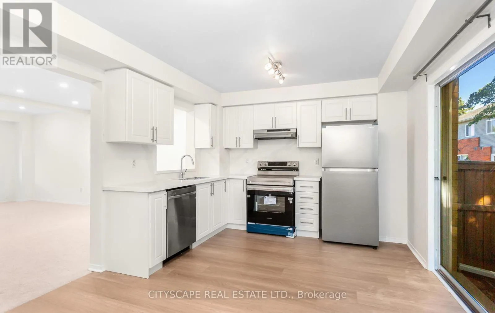 65 - 2300 BRAYS LANE N