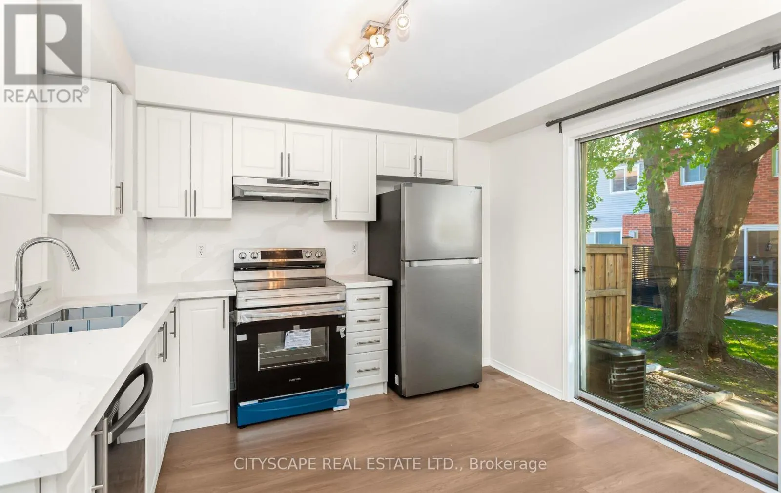 65 - 2300 BRAYS LANE N