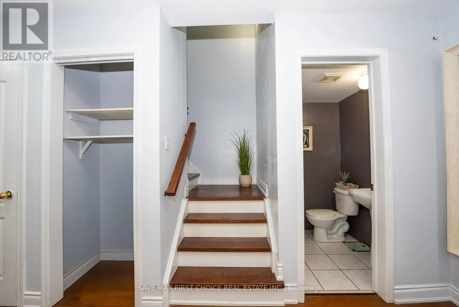 939 TAMBOURINE TERRACE