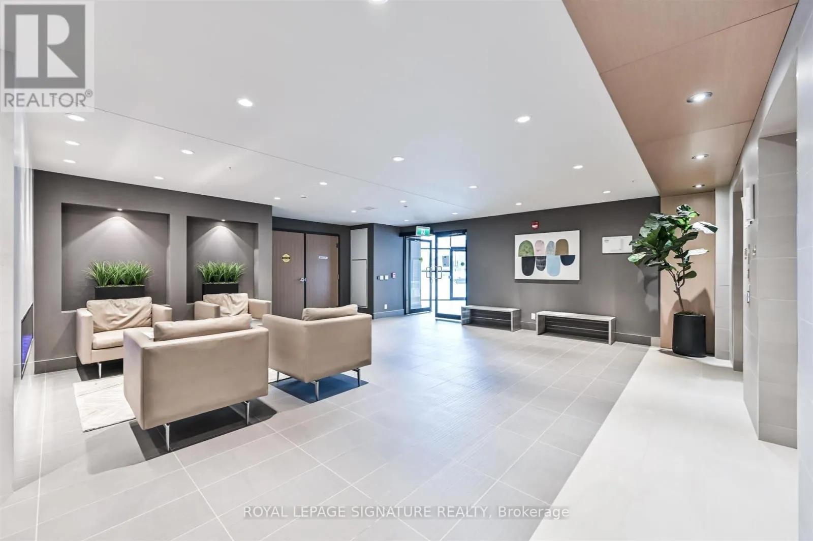 111 - 1105 LEGER WAY