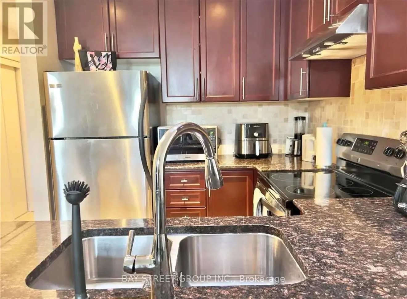 210 - 5327 UPPER MIDDLE ROAD