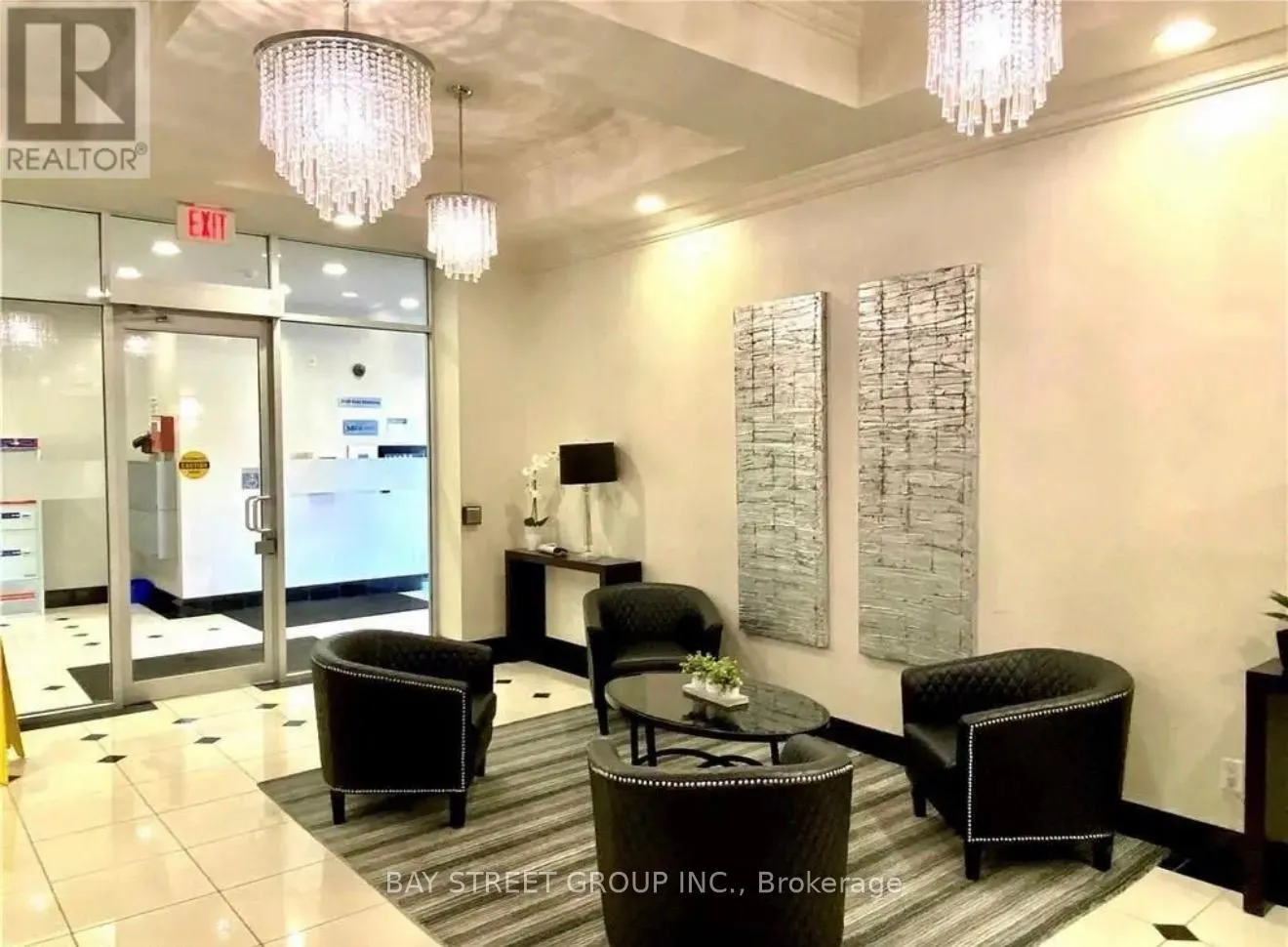 210 - 5327 UPPER MIDDLE ROAD