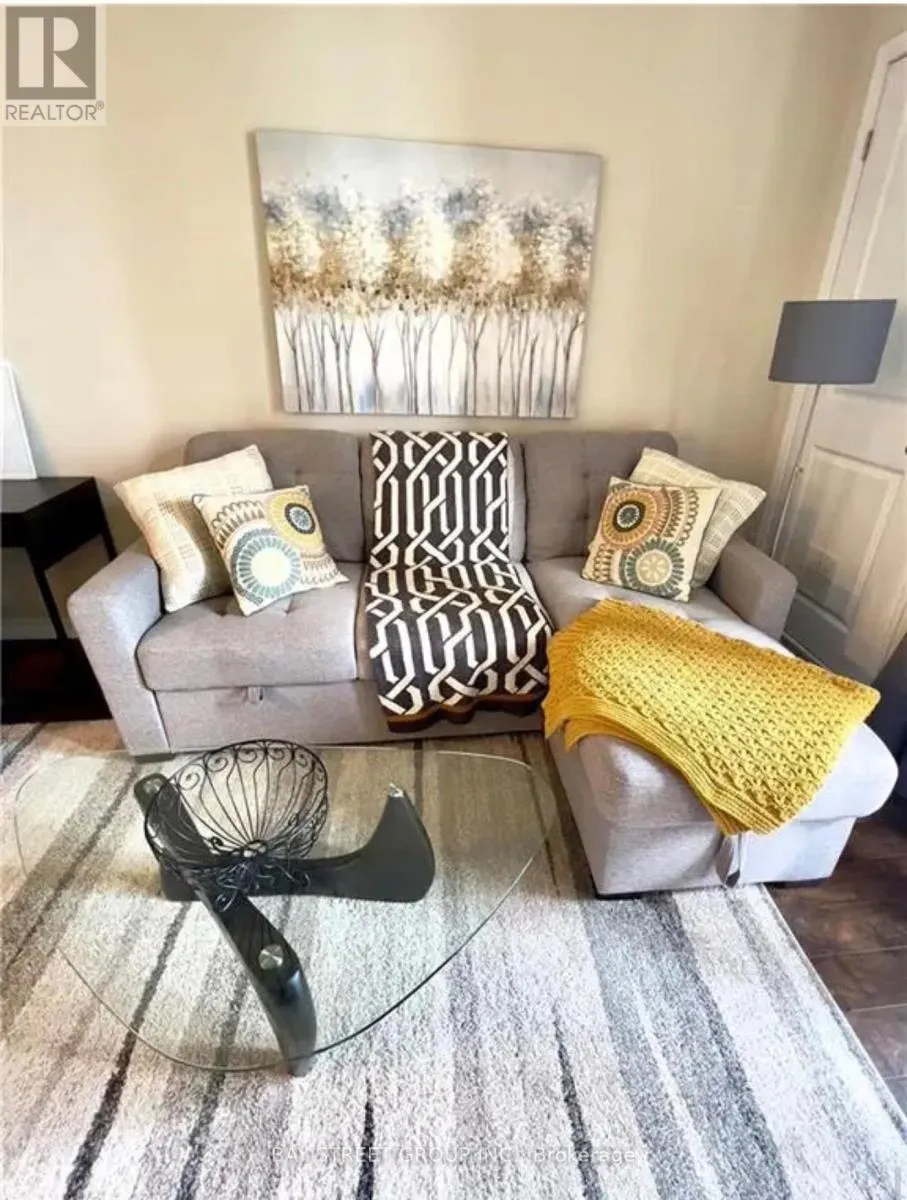 210 - 5327 UPPER MIDDLE ROAD