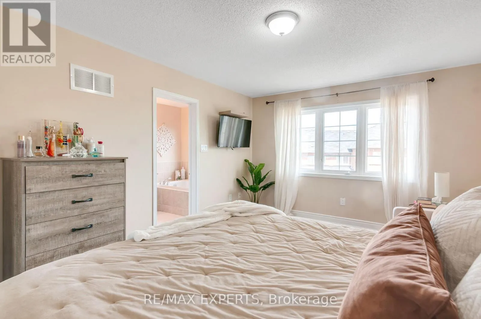 76 EAGLE TRACE DRIVE