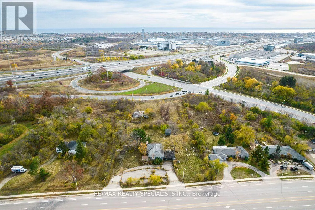 2036 UPPER MIDDLE ROAD E