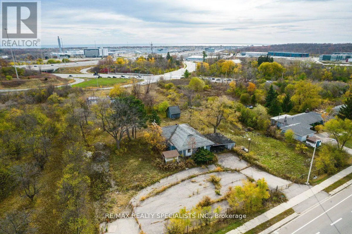 2036 UPPER MIDDLE ROAD E