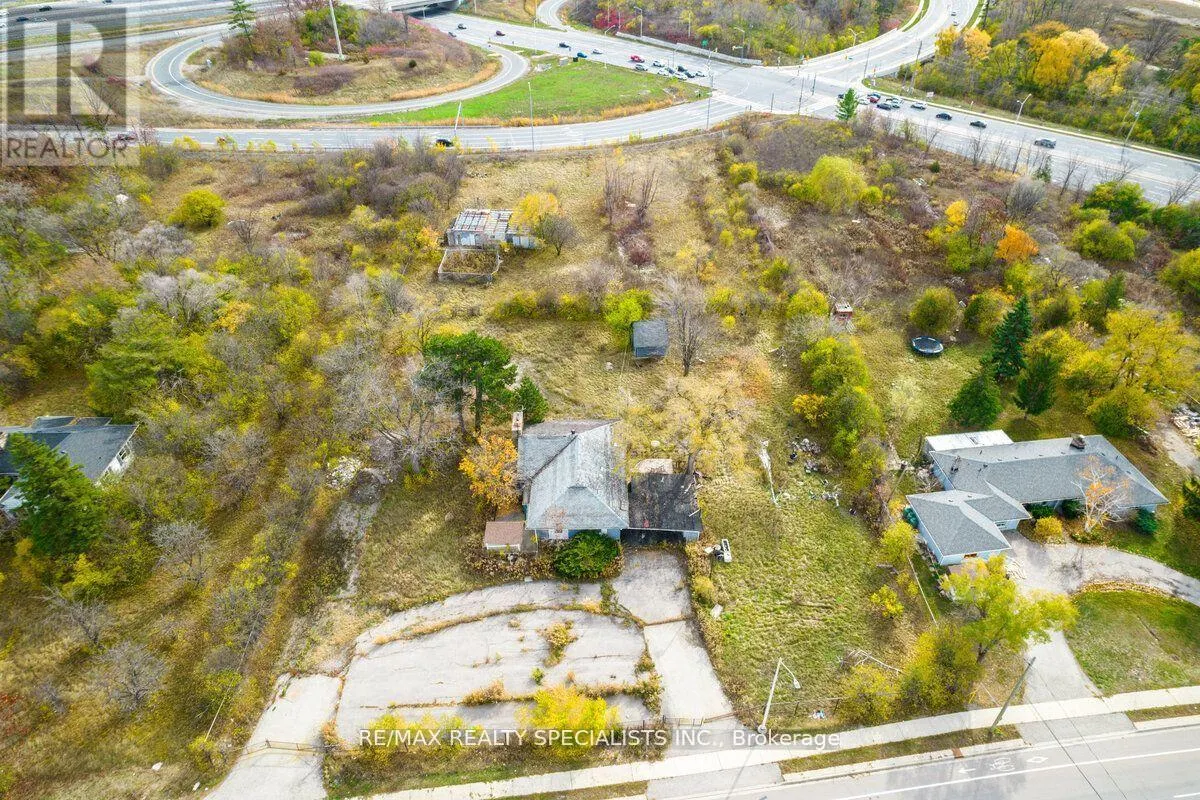 2036 UPPER MIDDLE ROAD E