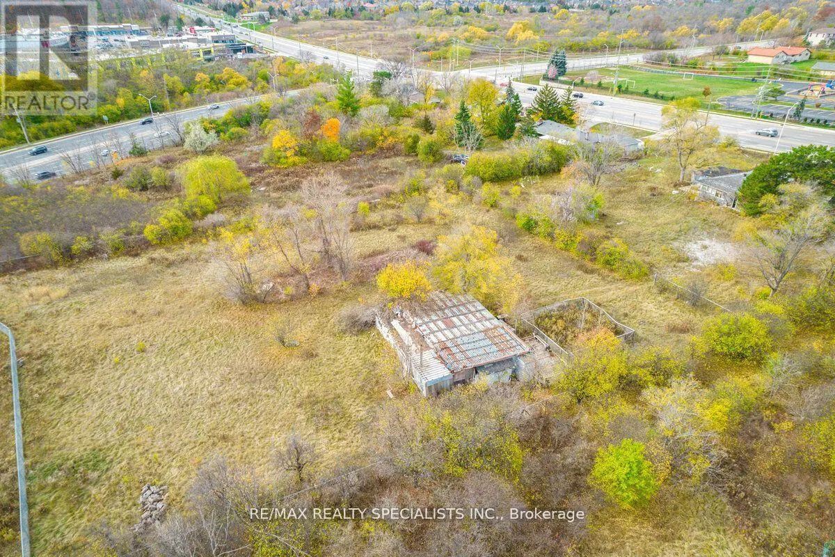 2036 UPPER MIDDLE ROAD E