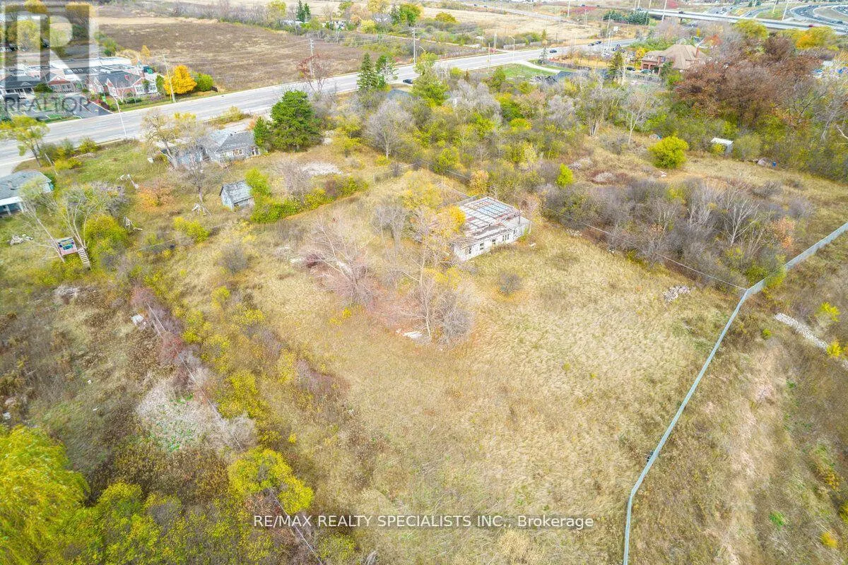 2036 UPPER MIDDLE ROAD E