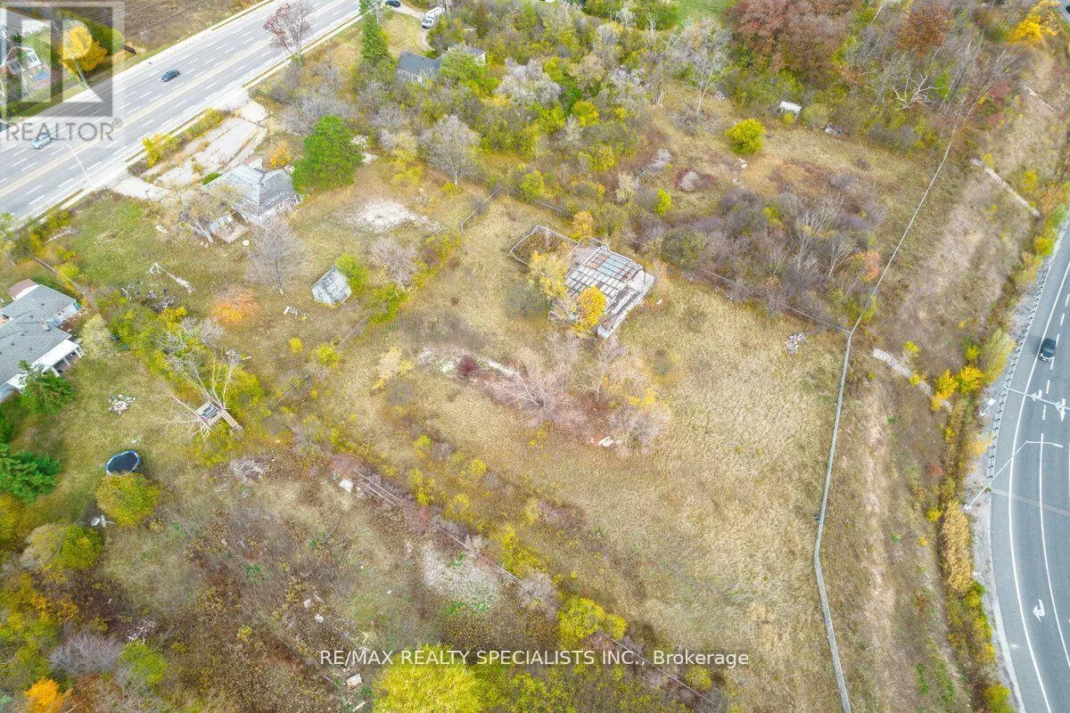 2036 UPPER MIDDLE ROAD E