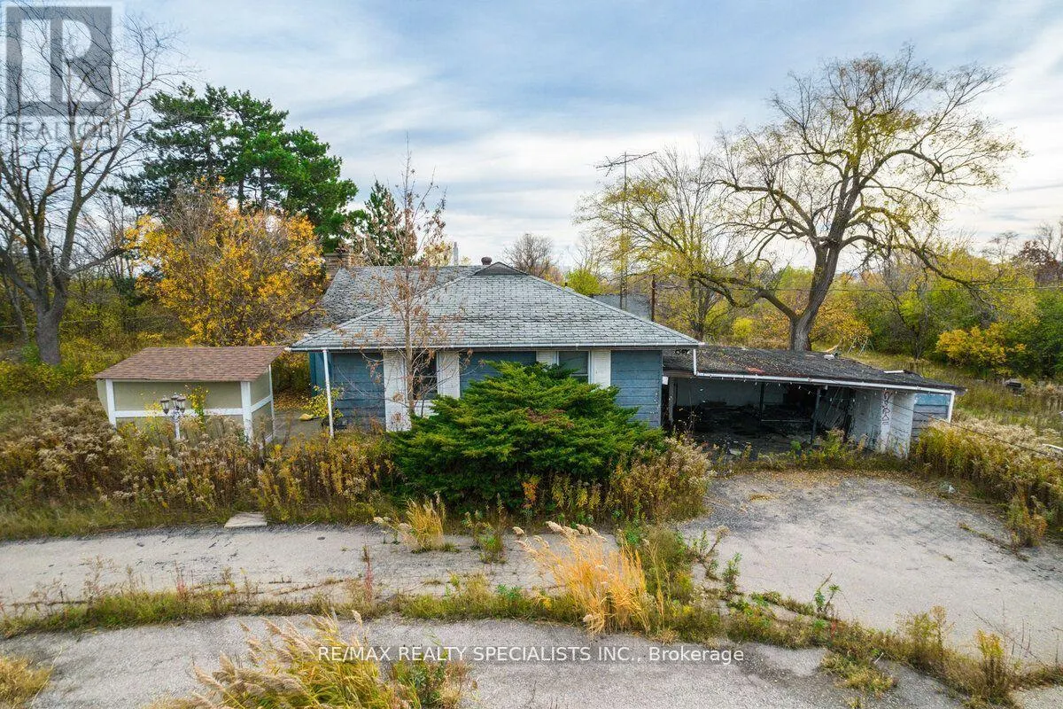 2036 UPPER MIDDLE ROAD E