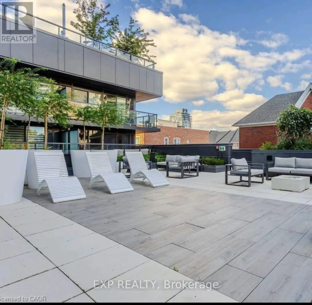 806 - 370 MARTHA STREET