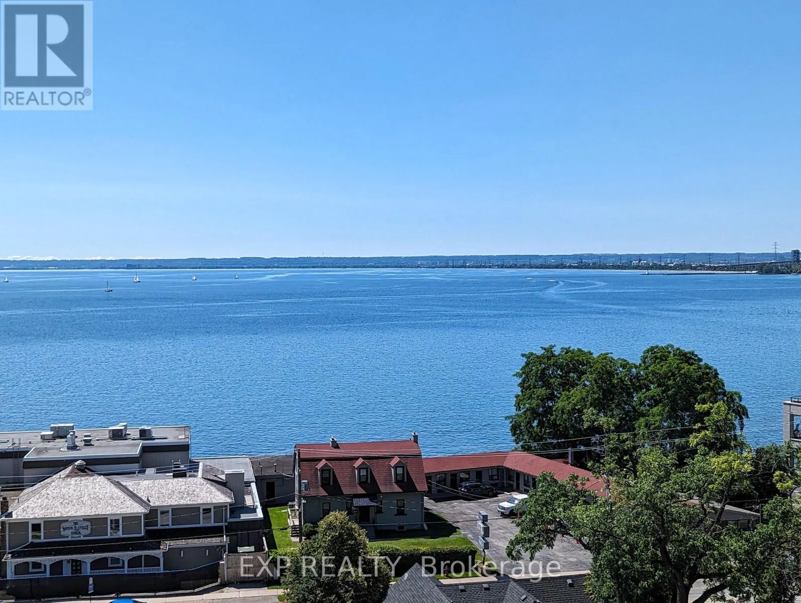 806 - 370 MARTHA STREET