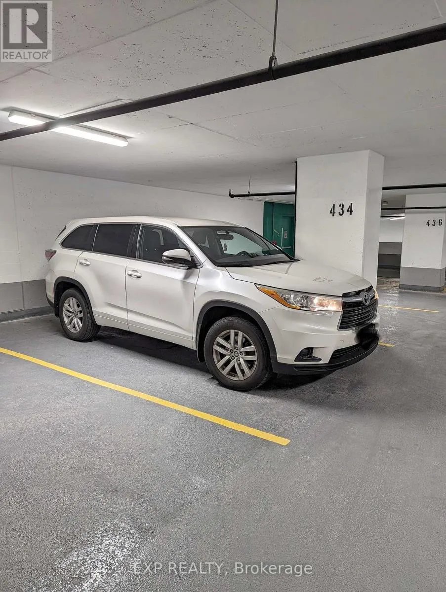 806 - 370 MARTHA STREET