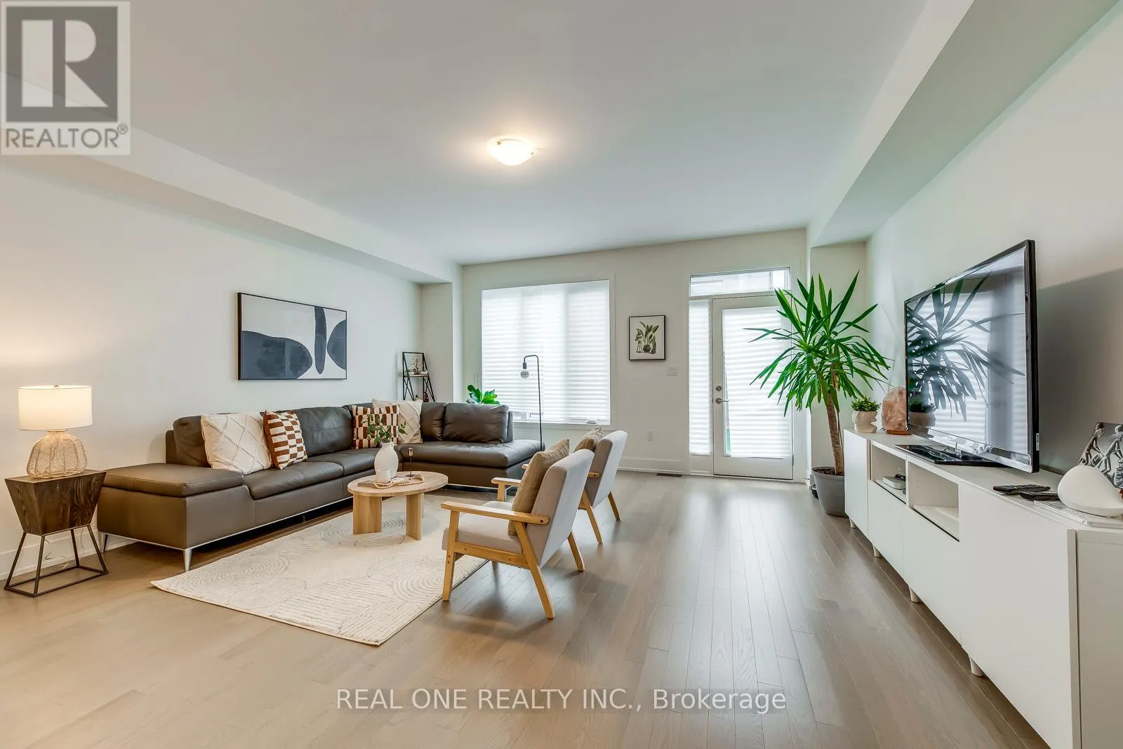 3054 HARVARD GARDENS