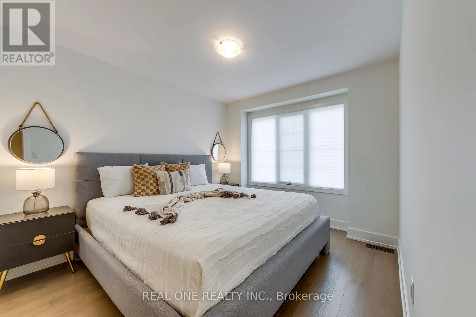 3054 HARVARD GARDENS