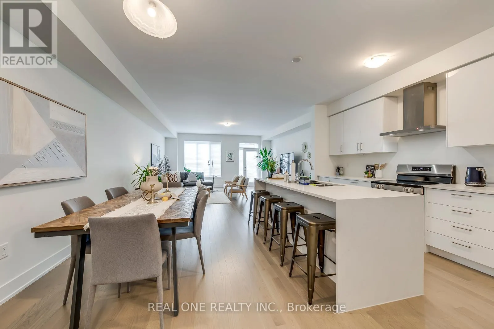 3054 HARVARD GARDENS