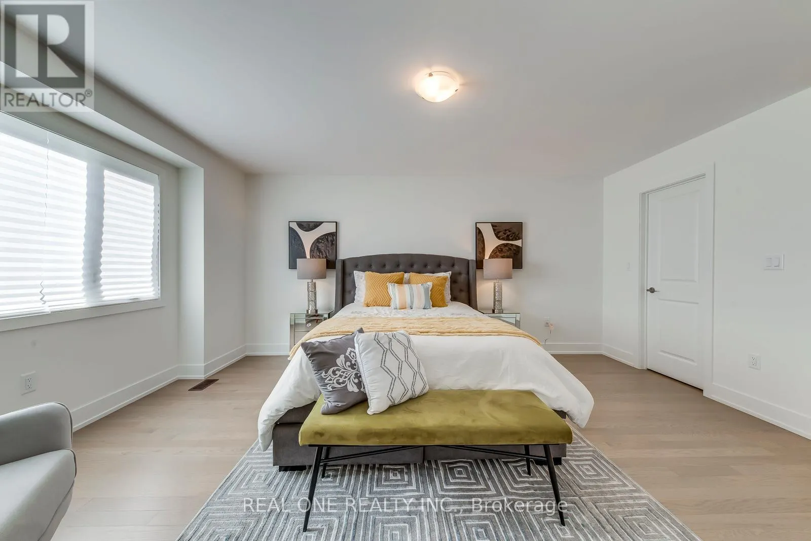 3054 HARVARD GARDENS