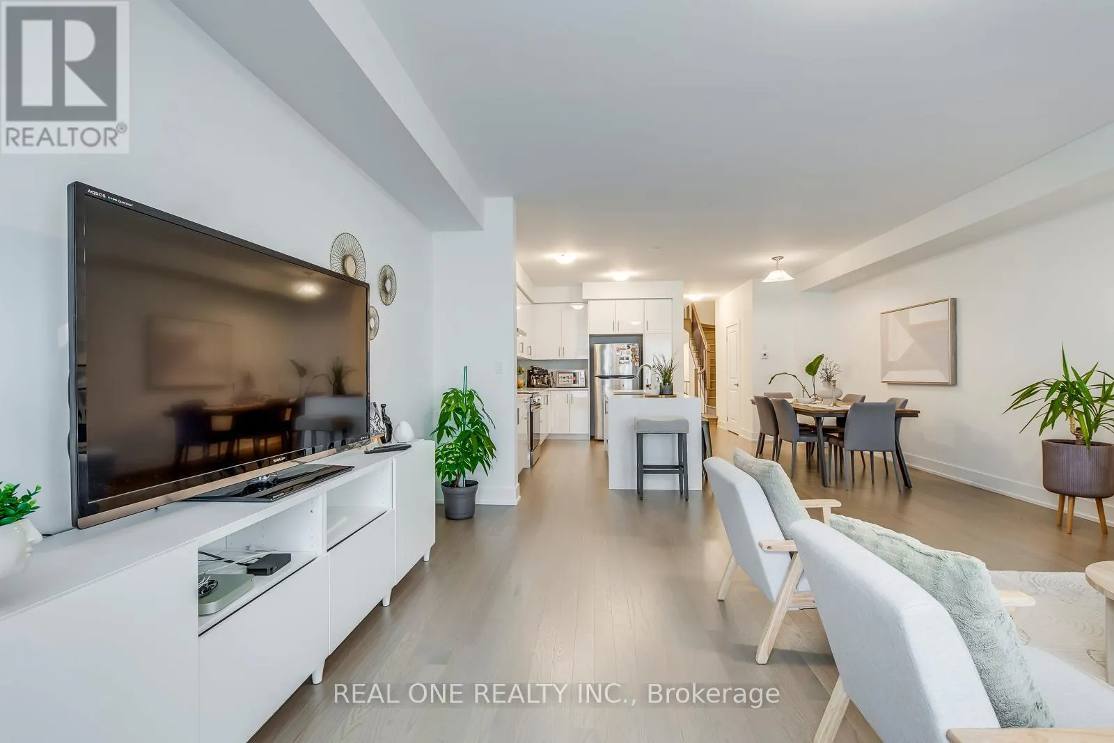 3054 HARVARD GARDENS