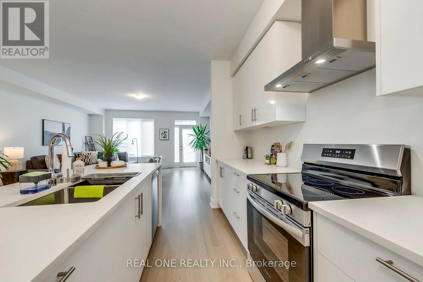 3054 HARVARD GARDENS