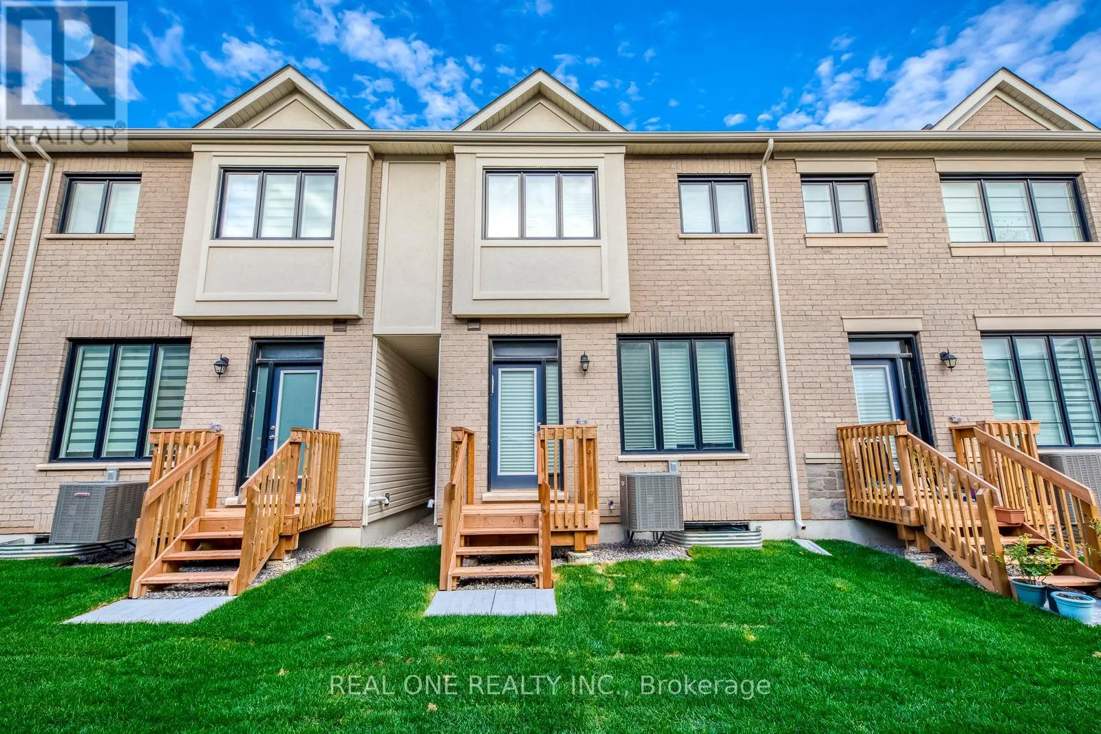 3054 HARVARD GARDENS