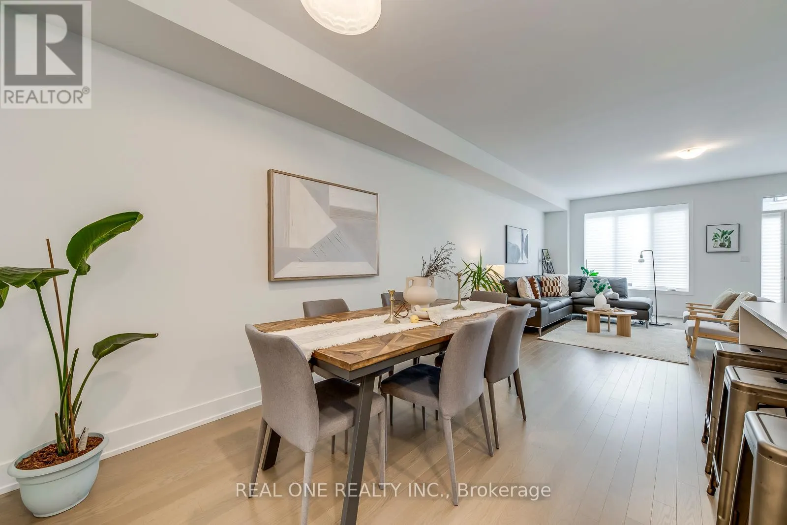 3054 HARVARD GARDENS