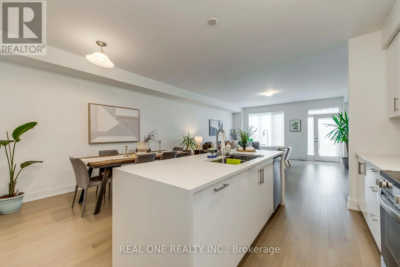 3054 HARVARD GARDENS