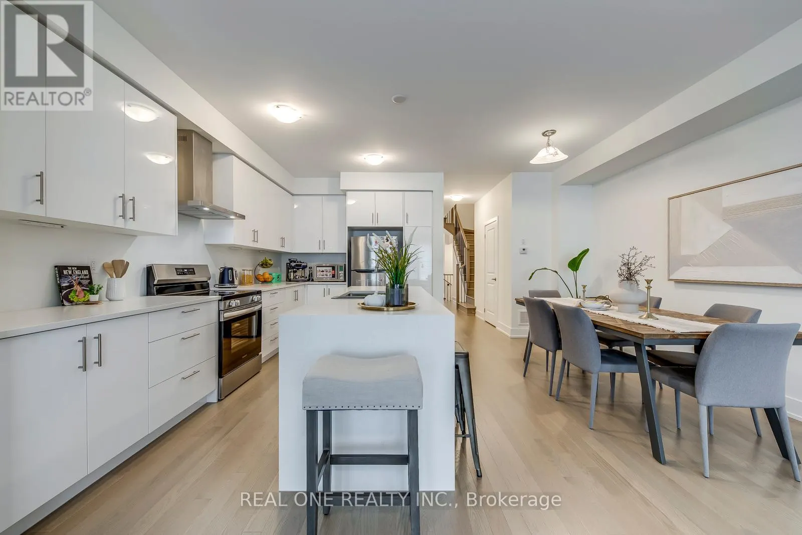 3054 HARVARD GARDENS