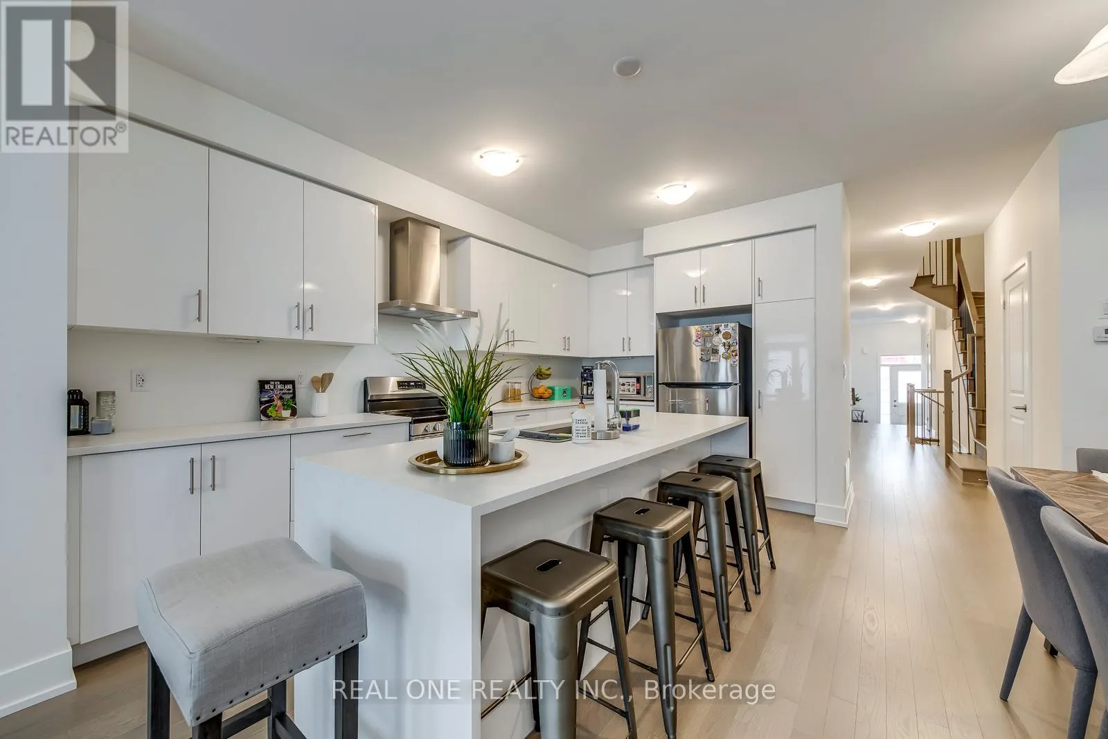 3054 HARVARD GARDENS