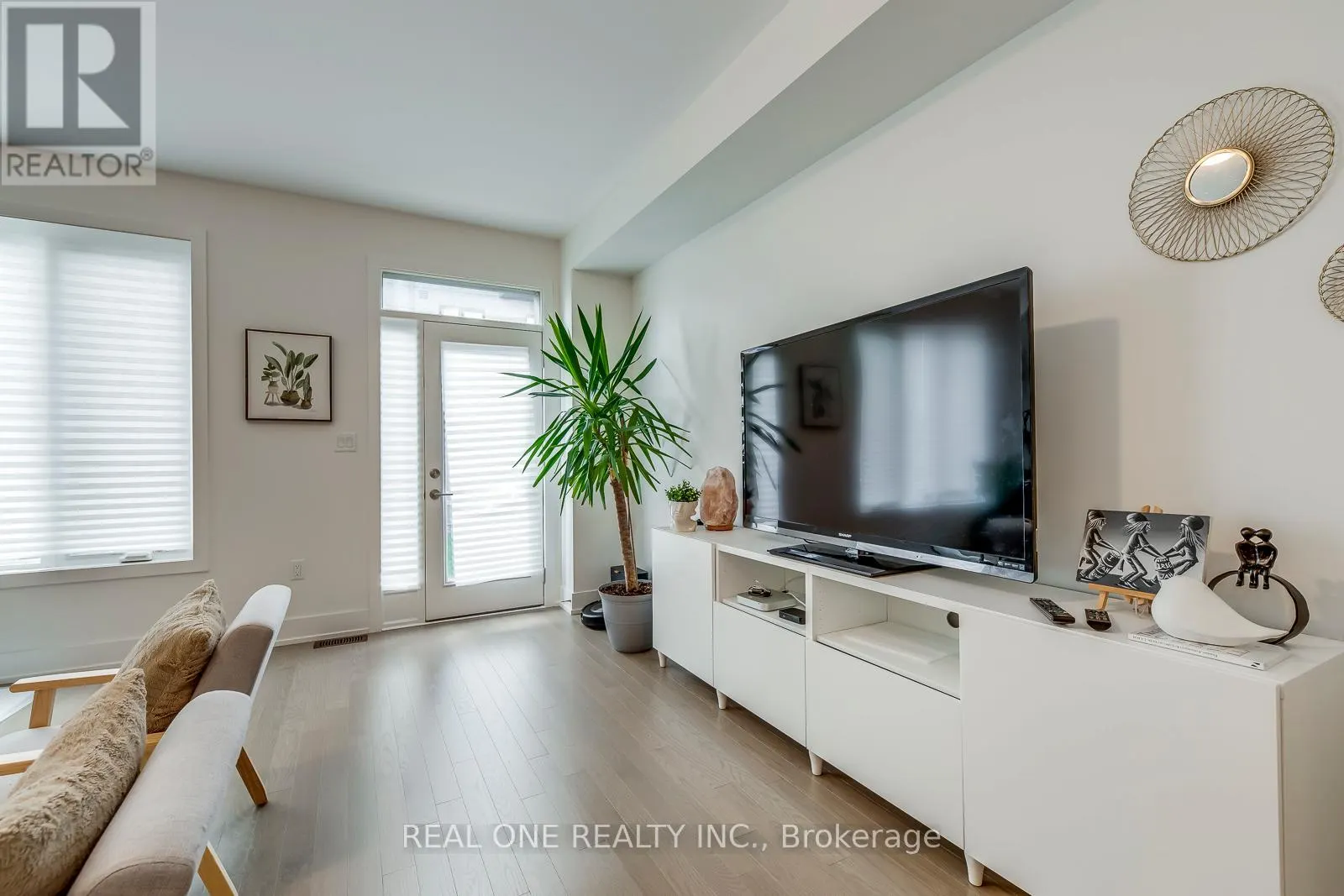 3054 HARVARD GARDENS