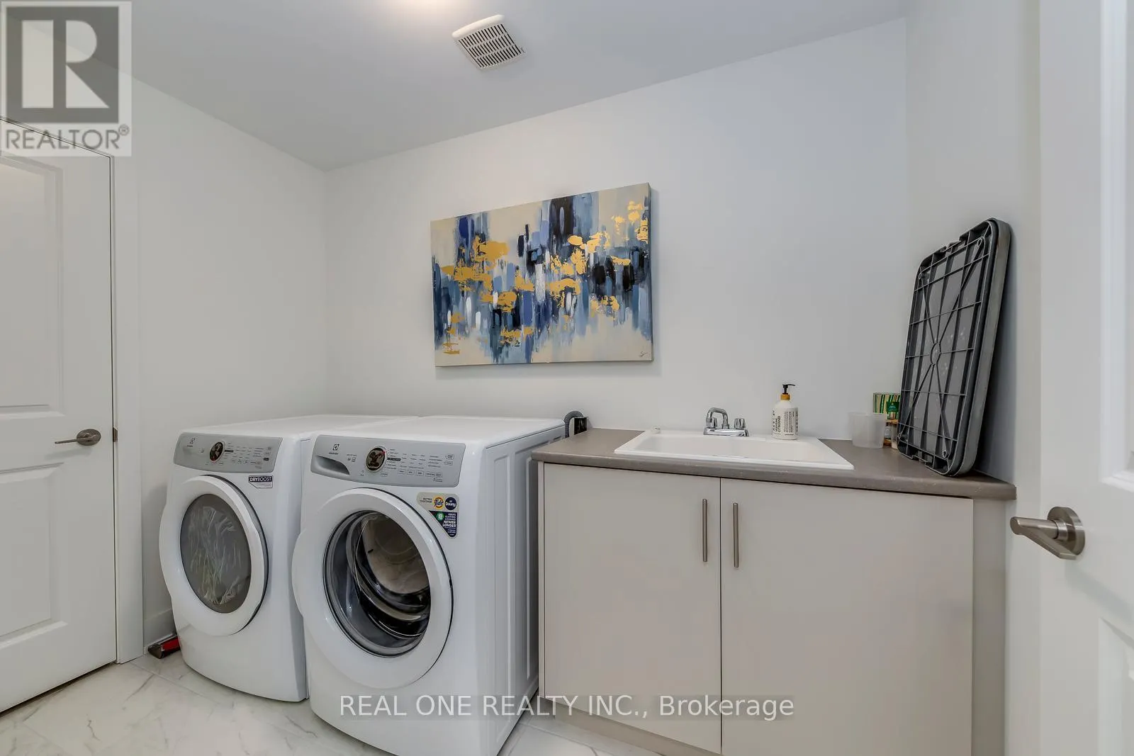 3054 HARVARD GARDENS