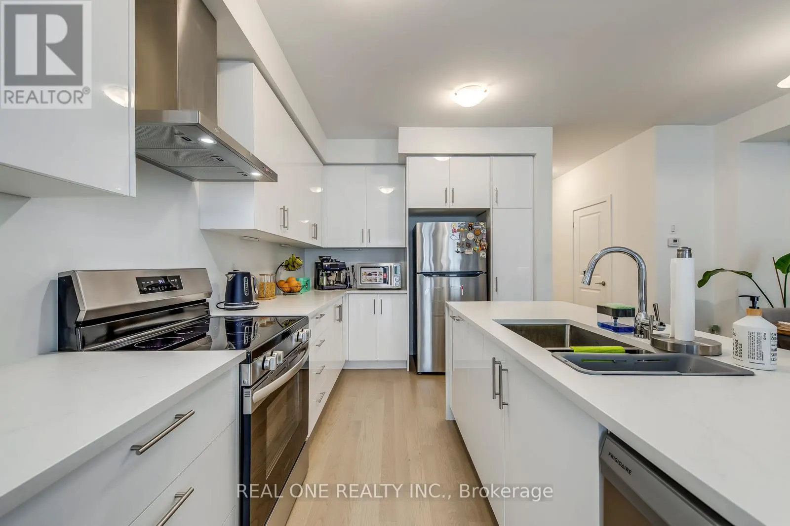 3054 HARVARD GARDENS