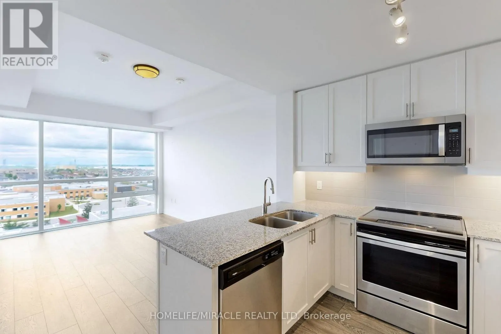 1106 - 1050 MAIN STREET E